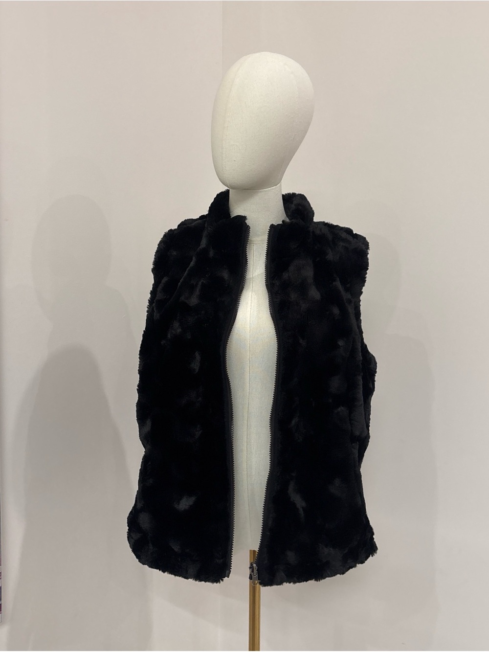 Sleeveless Black Faux Fur Vest - Women's Cozy Layering